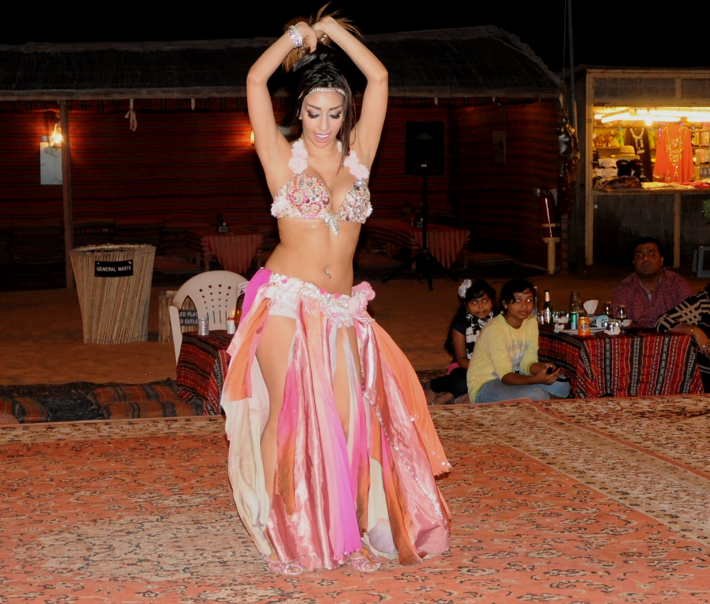 belly dancing show in desert safari